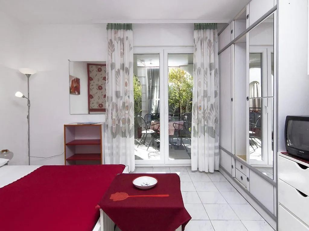 Apartments Ana 418 Fažana