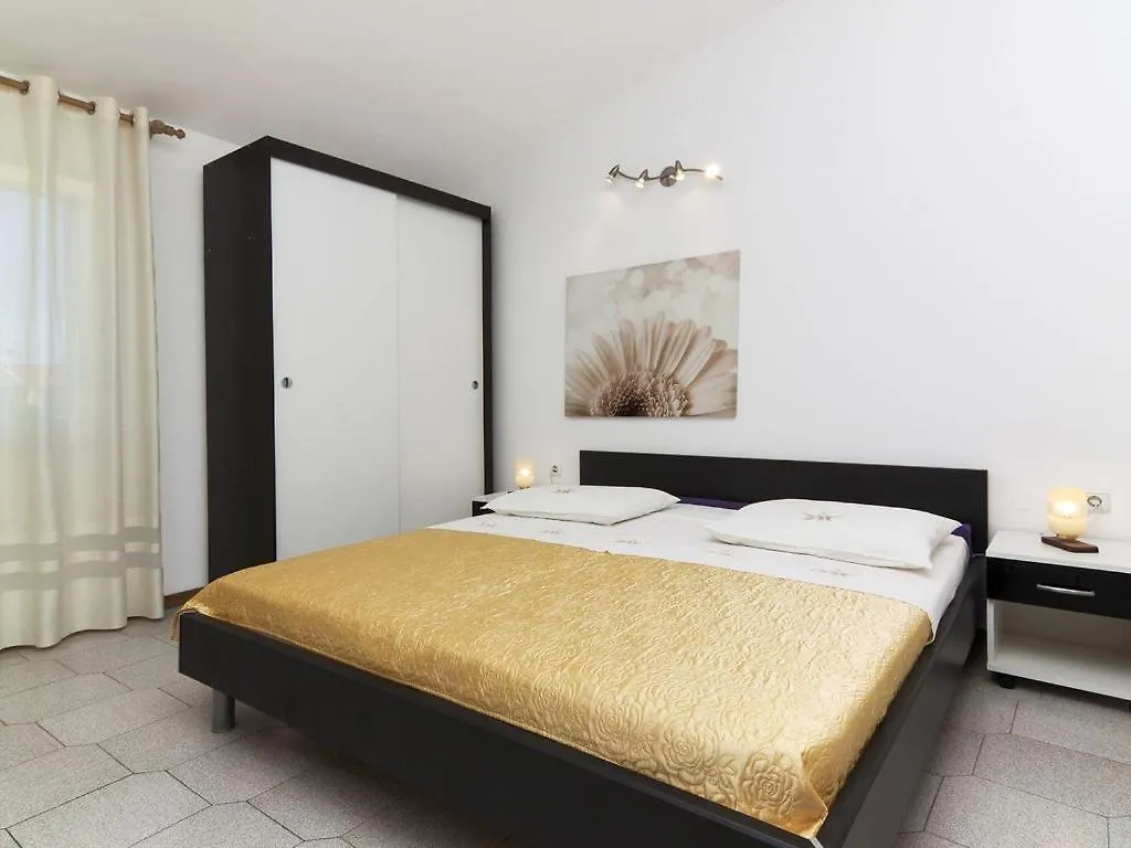 Apartments Ana 418 Fažana