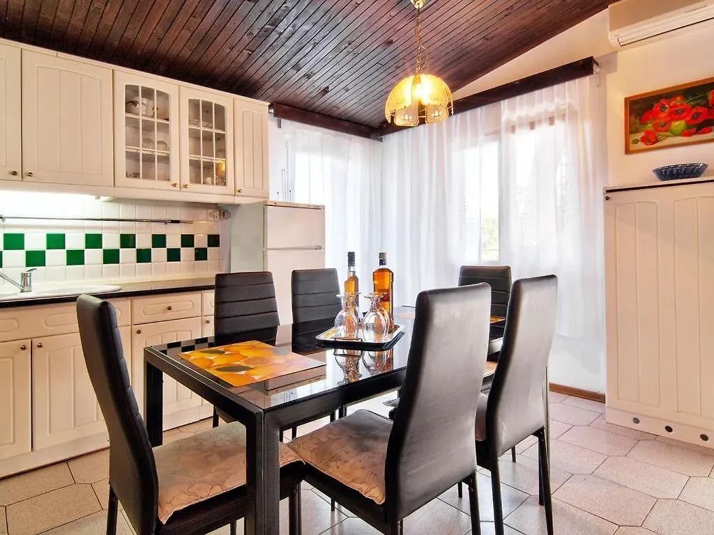 Apartments Ana 418 Fazana