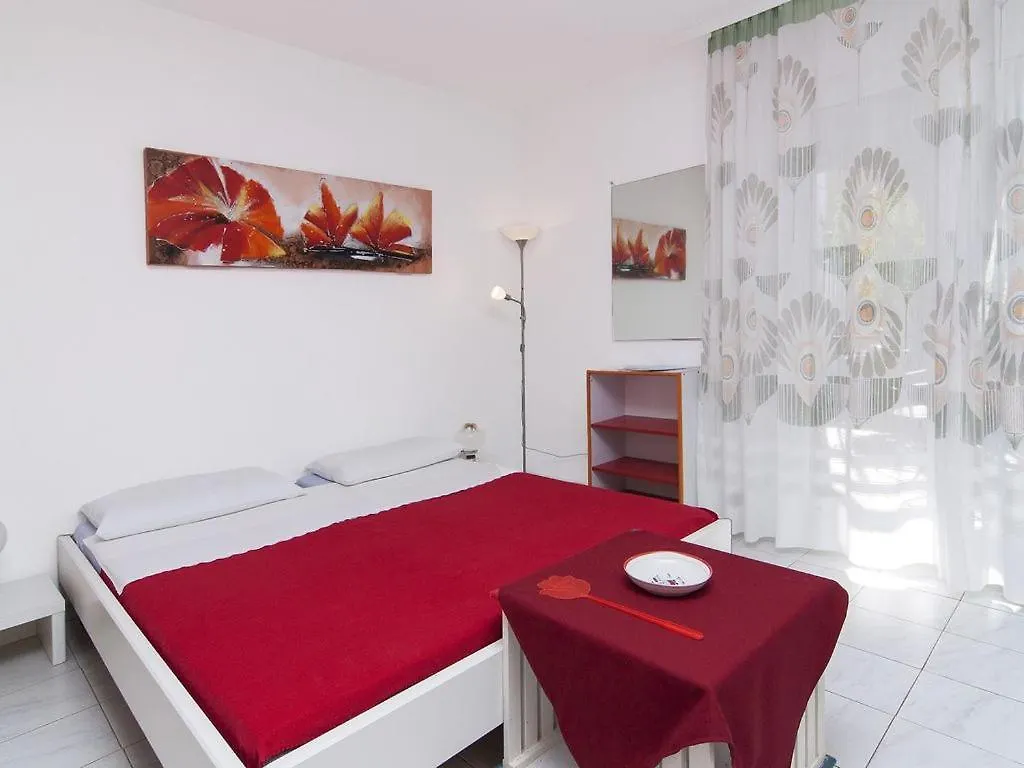 Apartments Ana 418 Fazana Croatia