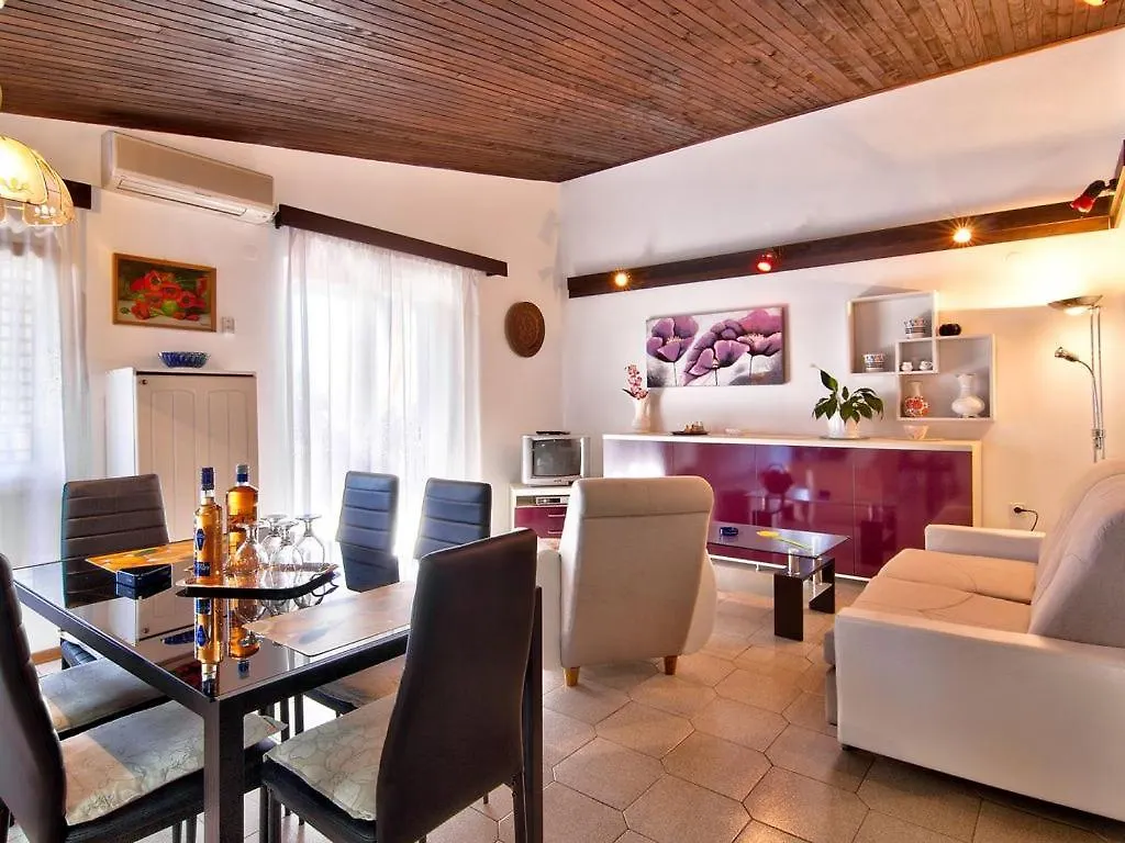 Apartments Ana 418 Fazana